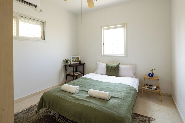 Room 2, Old North Green Oasis by Sea N' Rent