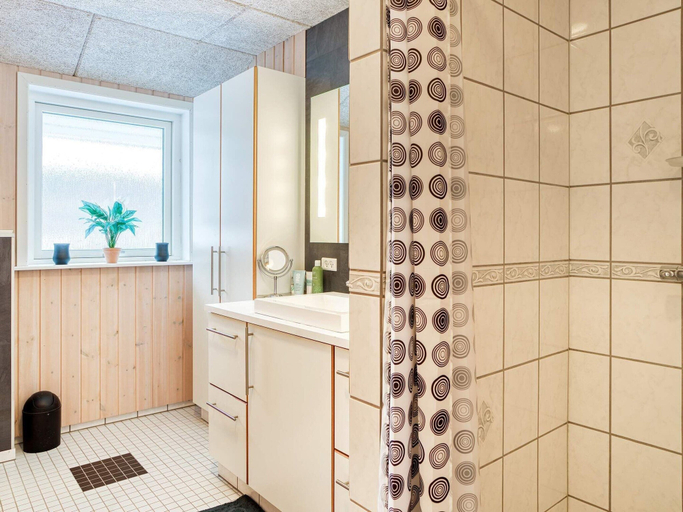 Bathroom, 10 Person Holiday Home in Farevejle, Odsherred