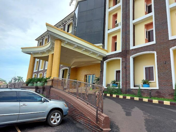 Exterior & Views 2, Vertex View Hotel & Suites, AwkaSout