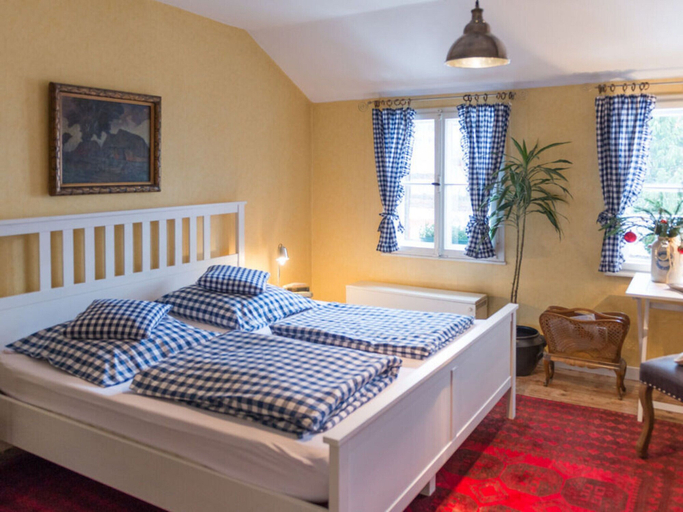 Bedroom 5, Apartment in a Wooded Area on Lake Faak, Paderborn
