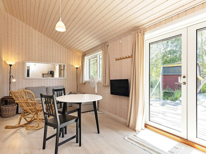 Dining 4, 6 Person Holiday Home in Stege, Vordingborg