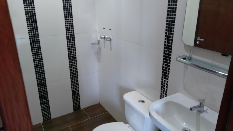 Bathroom 2, Ruan Beach, Trairi