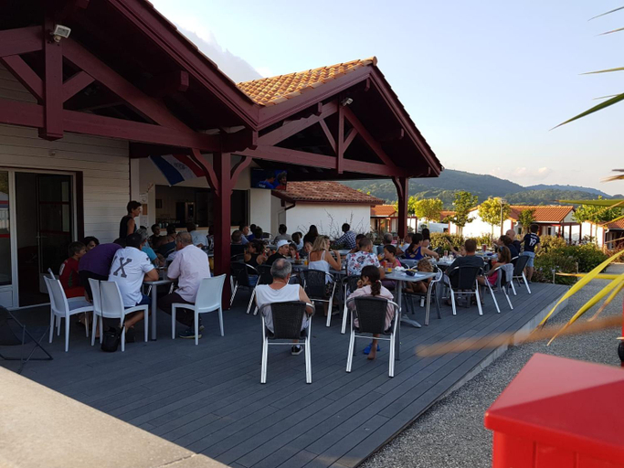 Food & Drinks, Domaine Chalets Larlapean, Pyrénées-Atlantiques