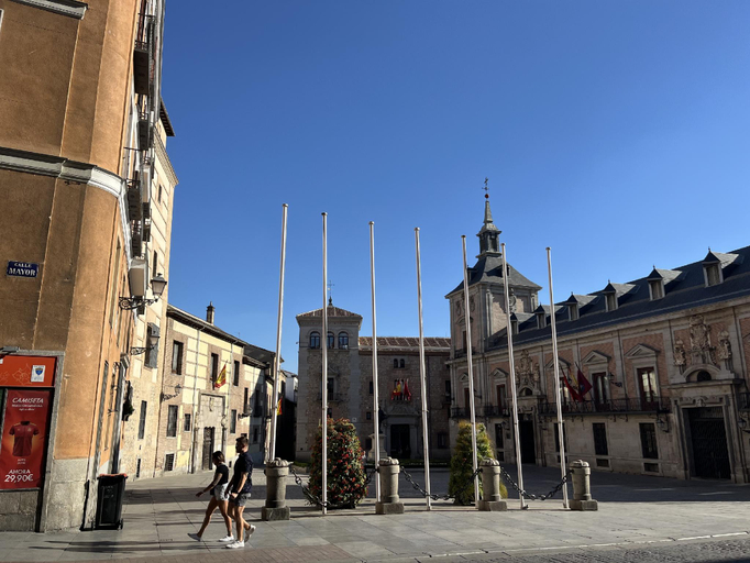 Others 5, Exclusive Apartment in Historic Center, Madrid