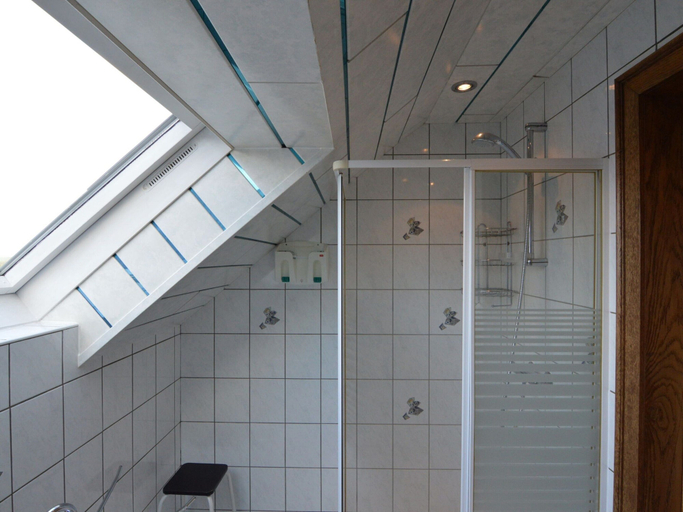 Others 2, Comfortable Apartment in Burg-reuland With Shared Terrace, Liège