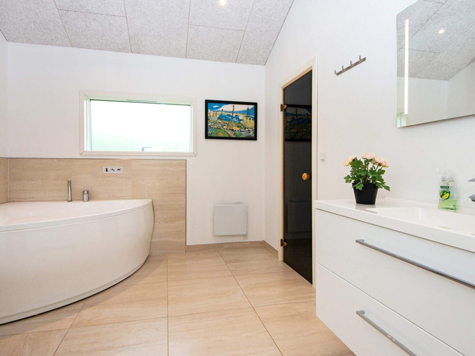 Bathroom 5, 5 Star Holiday Home in Tarm, Ringkøbing-Skjern