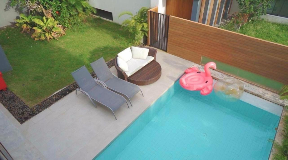 Swimming Pool 4