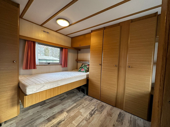 Room 5, Romantic Holiday Home in Overijssel With Garden, Rijssen