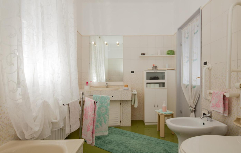 Bedroom 2, Casa Zafferano, Savona