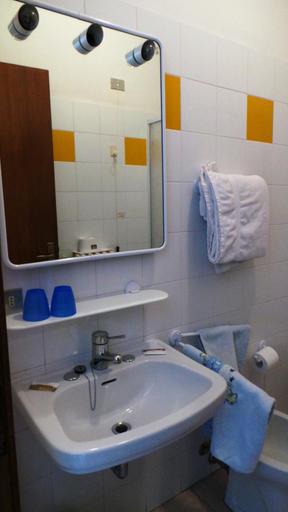 Bathroom 3, Albergo Ristorante Lavedo, Como