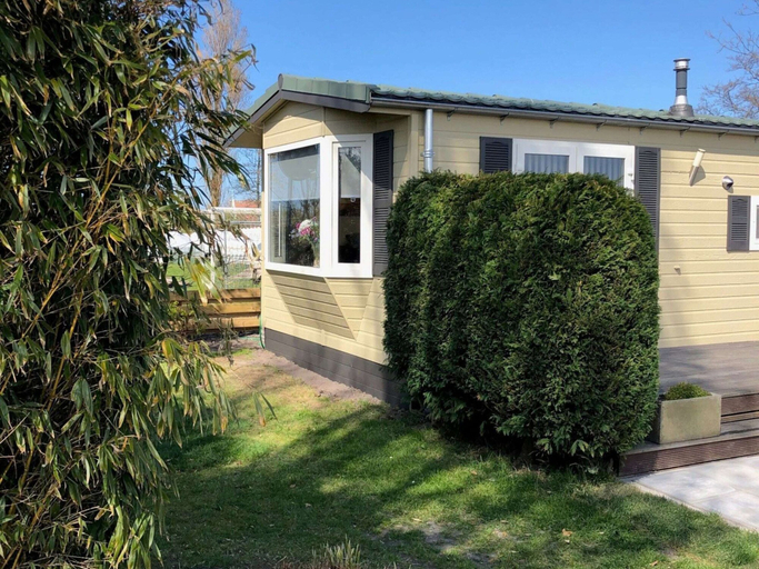 Exterior 2, Chalet in Wiringherlant With Garden Terrace, Wieringen