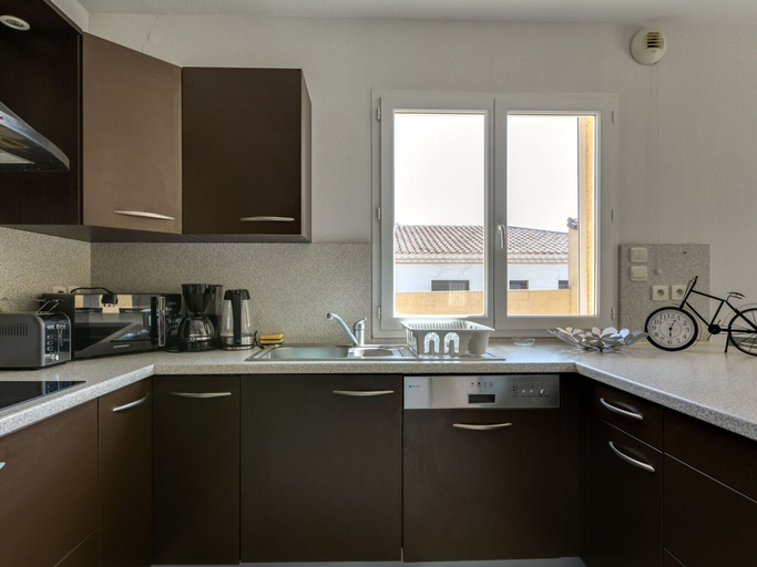 Private kitchen 4, Villa Escape Near Etang de Thau, Hérault