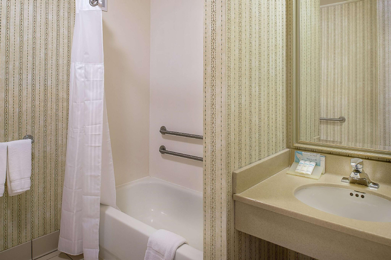 Bathroom 9