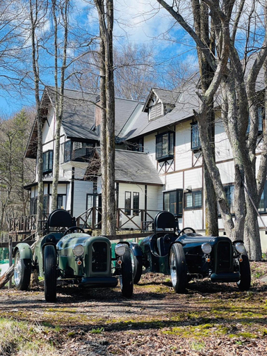Exterior & Views