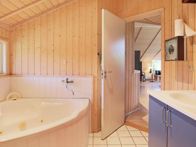 Bathroom 3, 6 Person Holiday Home in Gilleleje, Gribskov