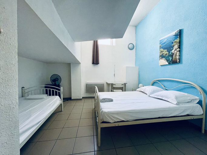 Bedroom 2, Balaena, Bouches-du-Rhône