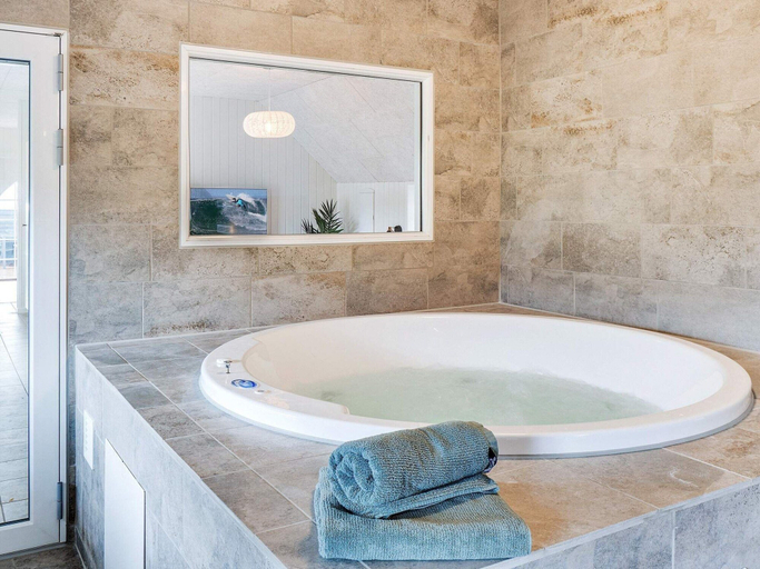 Bathroom, 5 Star Holiday Home in Ringkobing, Ringkøbing-Skjern