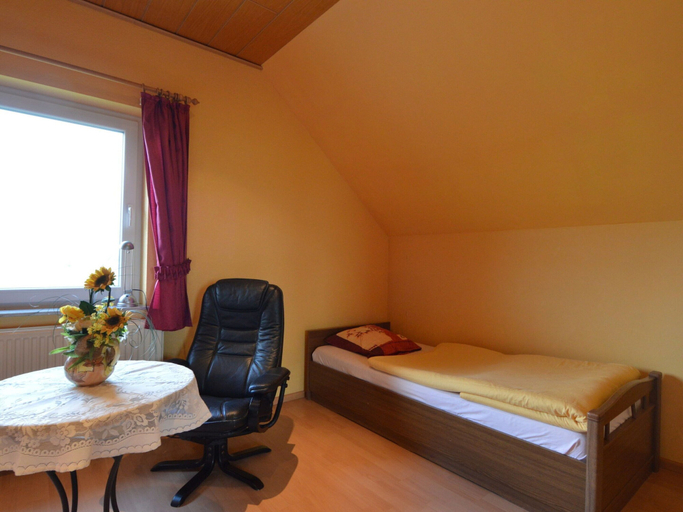 Others 5, Comfortable Apartment in Burg-reuland With Shared Terrace, Liège