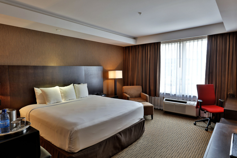 Bedroom 4, Edmonton Hotel and Convention Centre, Division No. 11