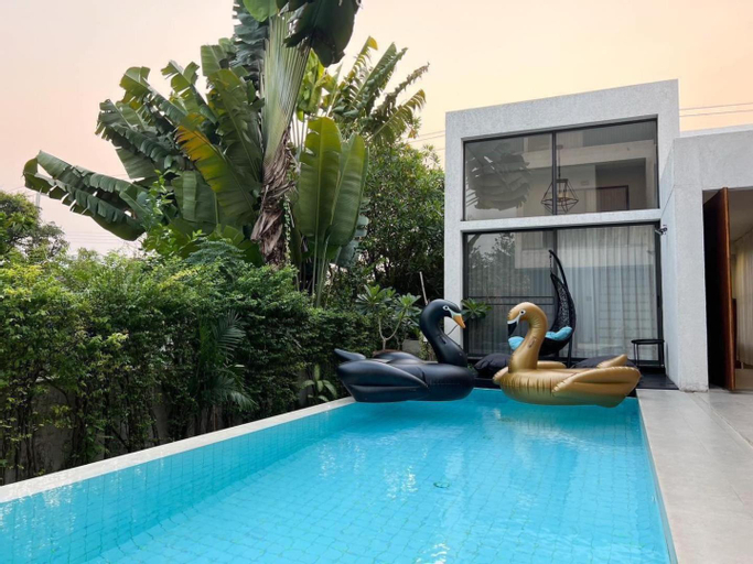 Swimming Pool 8