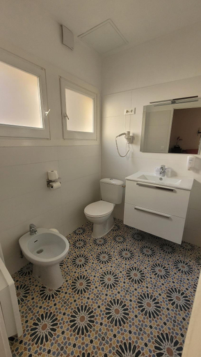 Bathroom 4, Hotel Du Forum, Bouches-du-Rhône