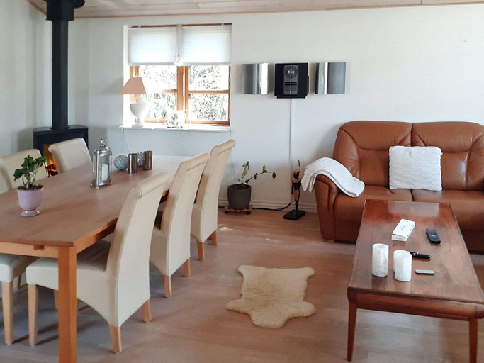 Dining 5, 6 Person Holiday Home in Taastrup, Høje Taastrup