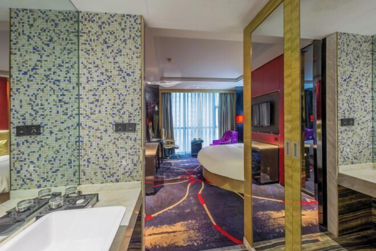 Bathroom 3, Tianhai Hotel (Jiujiang The Second Yangtze River Bridge Harbor), Jiujiang