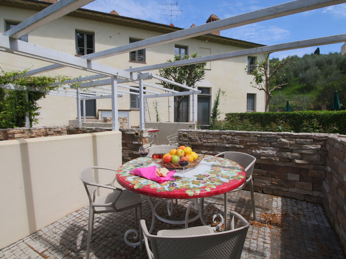Dining 4, Belvilla by OYO Beautiful Farmhouse With Pool, Siena