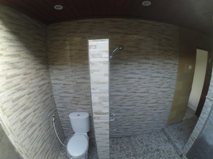 Bathroom 15