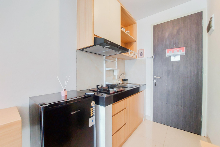 Others 4, Minimalist and Strategic Studio at Serpong Garden Apartment By Travelio, Tangerang
