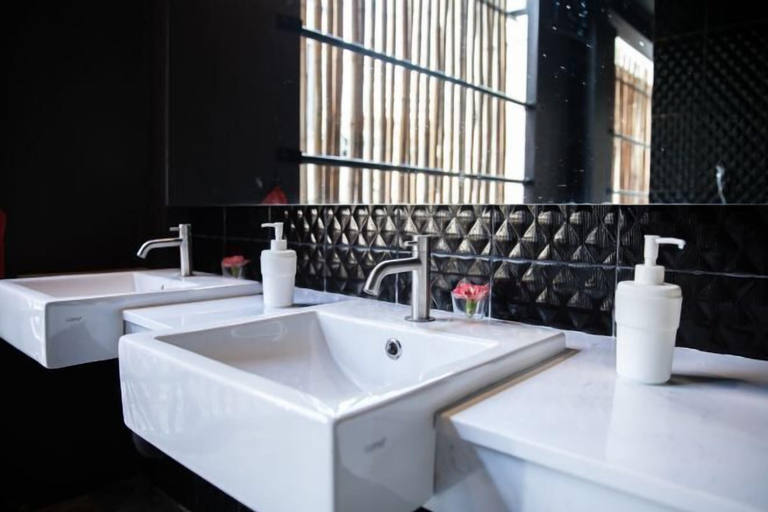 Bathroom 19