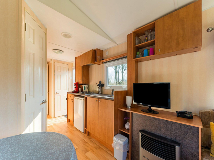 Private kitchen 4, Nice Holiday Home in Appelscha With Garden, Ooststellingwerf