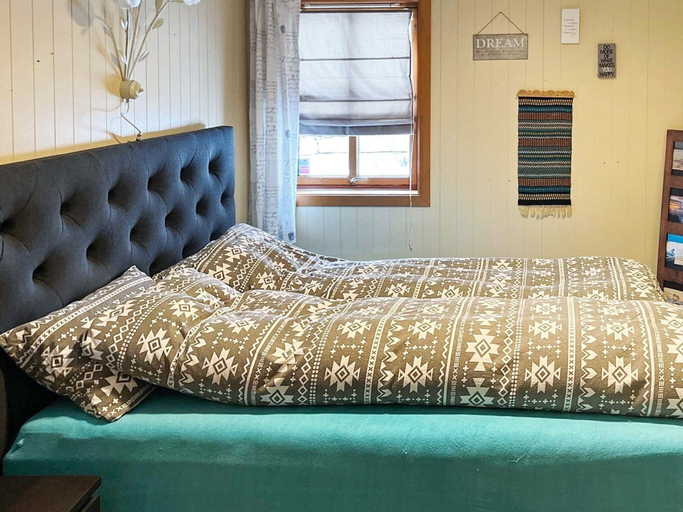 Room 5, 4 Person Holiday Home in Skulestadmo, Voss