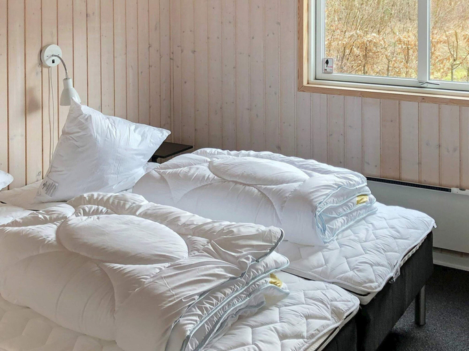 Bedroom 2, 4 Star Holiday Home in Ansager, Varde