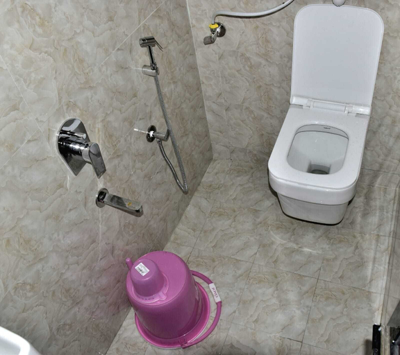 Bathroom 5, ASRA DORMITORY, Mumbai Suburban