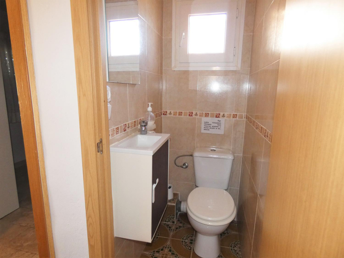 Bathroom 2, Anacasa Bassetes Playa San Fernando CA550, Valencia