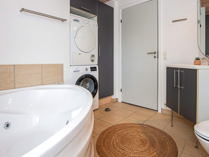 Bathroom 3, 4 Star Holiday Home in Ulfborg, Holstebro