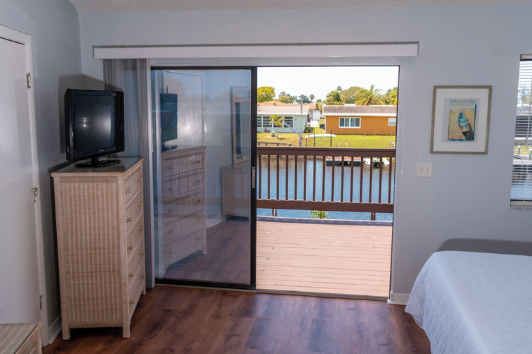 Bedroom 3, Waterfront Getaway and BBQ, Pasco