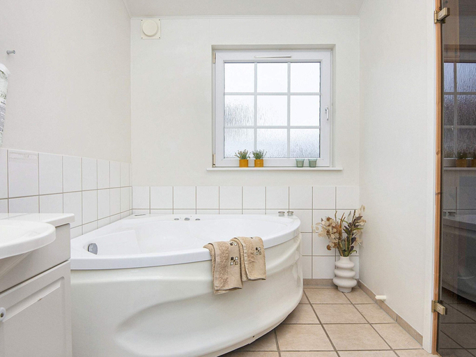 Bathroom 2, 4 Star Holiday Home in Aabenraa, Aabenraa