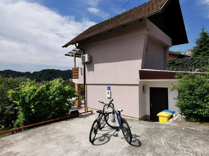 Others 4, Holiday Home in Tuheljske with Hot Tub, Klanjec