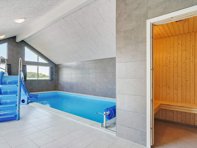 Pool 3, 5 Star Holiday Home in Spottrup, Skive