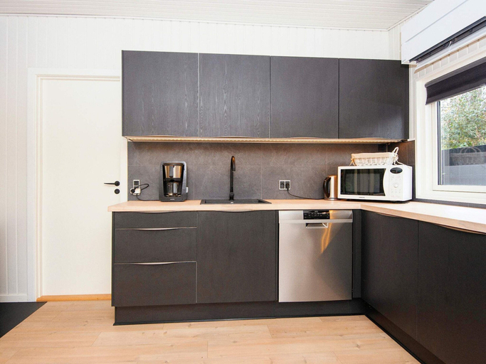 Private kitchen 5, 4 Star Holiday Home in Grenaa, Norddjurs