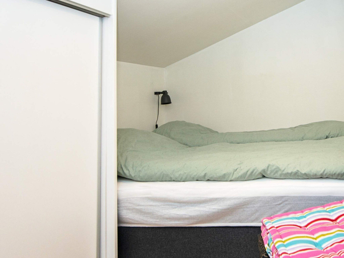 Room 5, 6 Person Holiday Home in Knebel, Syddjurs