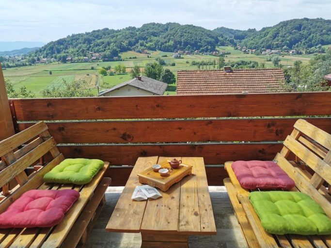 Others 3, Holiday Home in Tuheljske with Hot Tub, Klanjec