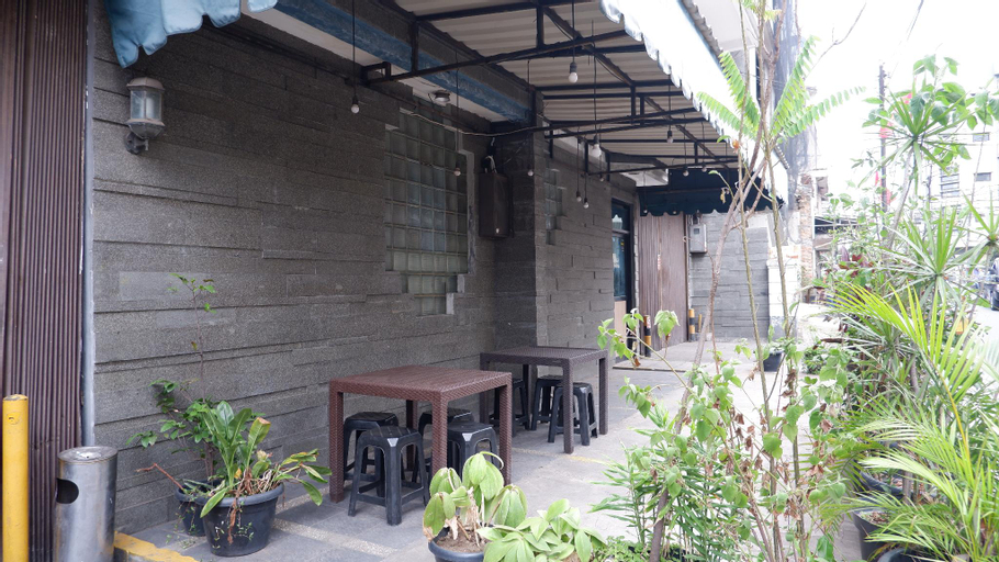 Exterior & Views 13