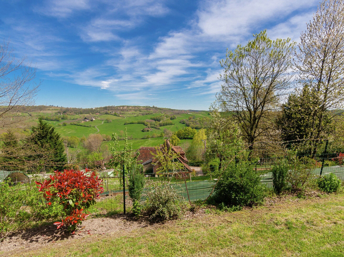 Others 5, Spacious House With Heated Pool and Sauna, Dordogne