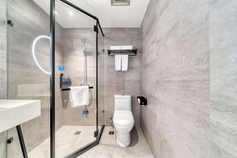 Bathroom 4, HanTing Hotel (Hangzhou Wulinmen Subway Station), Hangzhou