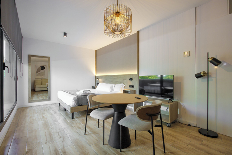 Others 5, Arena 20 Suites, Valencia