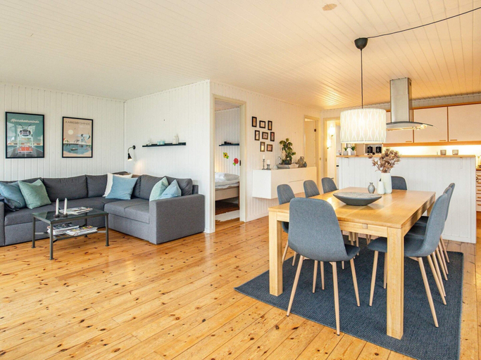 Dining 5, 8 Person Holiday Home in Karrebaeksminde-by Traum, Næstved