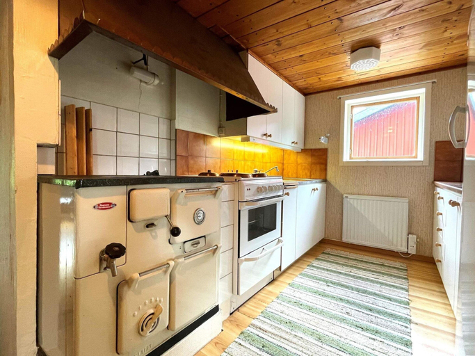 Private kitchen, 4 Star Holiday Home in Ulrika, Linköping